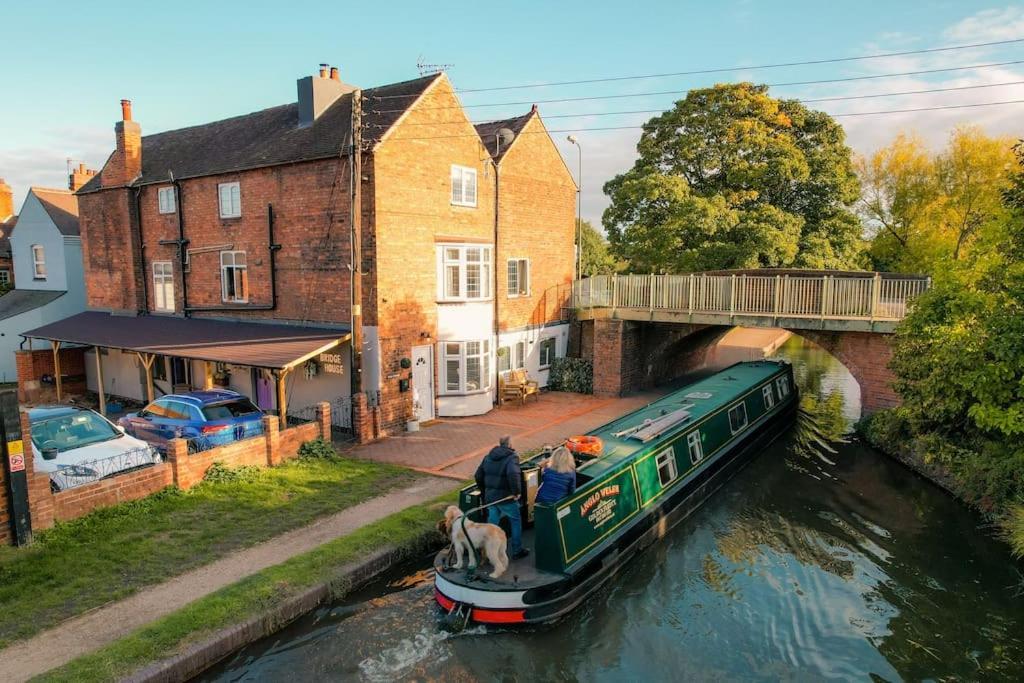 Hidden Gem Canal Facing Retreat With Lovely Walks Hopwas Exterior foto