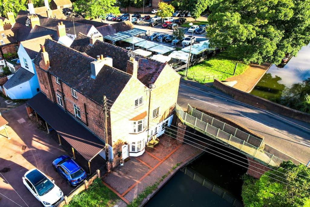 Hidden Gem Canal Facing Retreat With Lovely Walks Hopwas Exterior foto